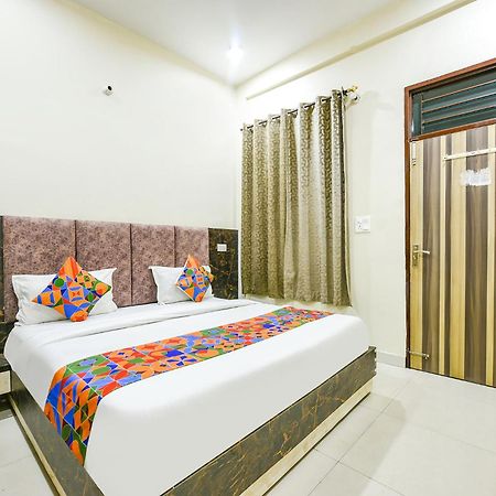 Fabexpress Galaxy Hotel Nayagaon Exterior photo